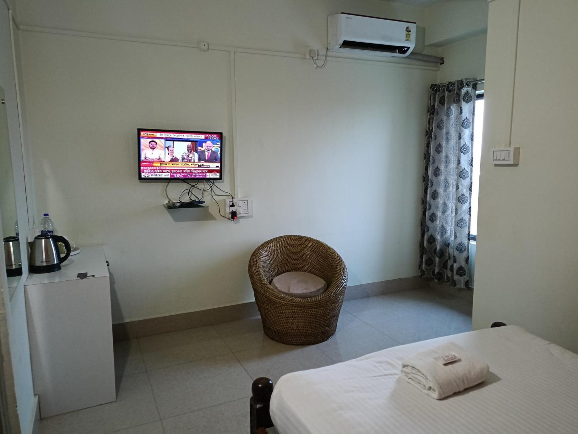 Hotel Bhargav Guwahati Buitenkant foto